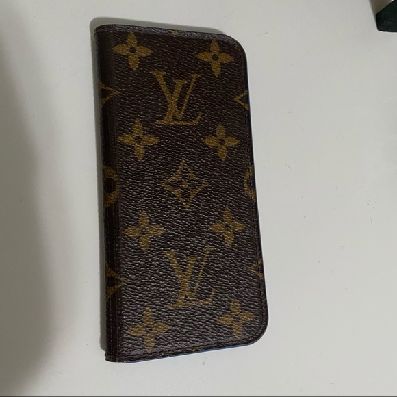 Monogram Canvas IPhone 6 Folio Tech Accessory
Product #: L2111865 - Picture 1 of 6
